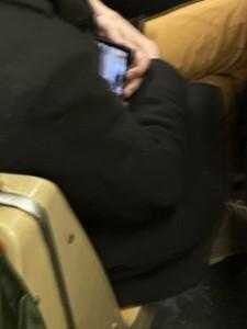 Google Pixel Fold заметили в метро Нью-Йорка 8 3 2