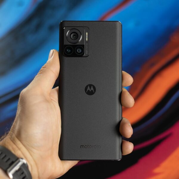 В сеть слили официальные изображения смартфона Motorola Edge 40 Pro (MotorolaEdge40FastCharging 1)