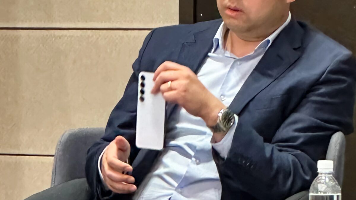 Meizu возвращается на рынок: новые смартфоны, гибкий планшет и экосистема в 2023 году