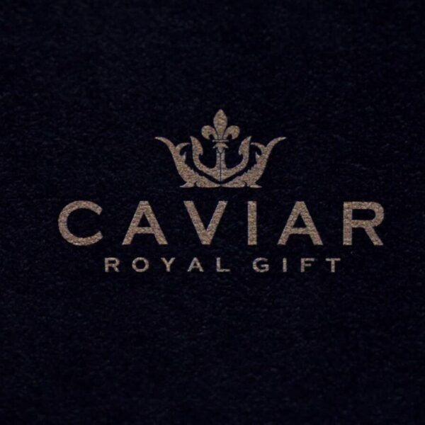 Российский бренд Caviar представил золотой iPhone 15 Pro со 146 бриллиантами (caviar.mp4)