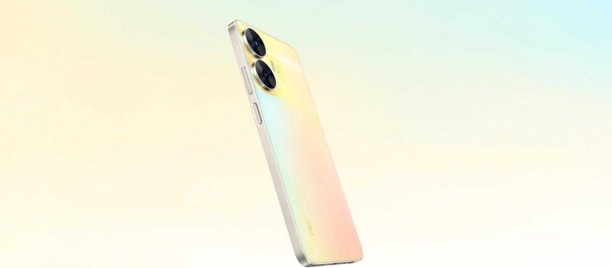 Реальное устройство Realme C55 с ярким градиентным задним стеклом