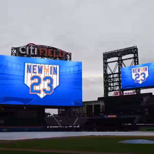 Строительство огромного табло Samsung для стадиона New York Mets площадью 17 400 кв. футов
