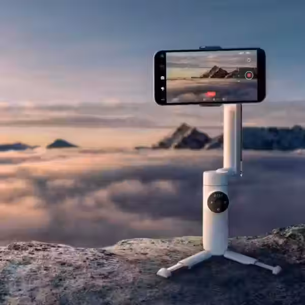 Insta360 Flow: новый стабилизатор для смартфона с ИИ отслеживанием