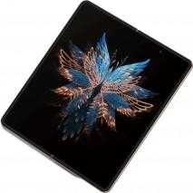Задняя панель Motorola Edge 70 Fusion с тремя камерами