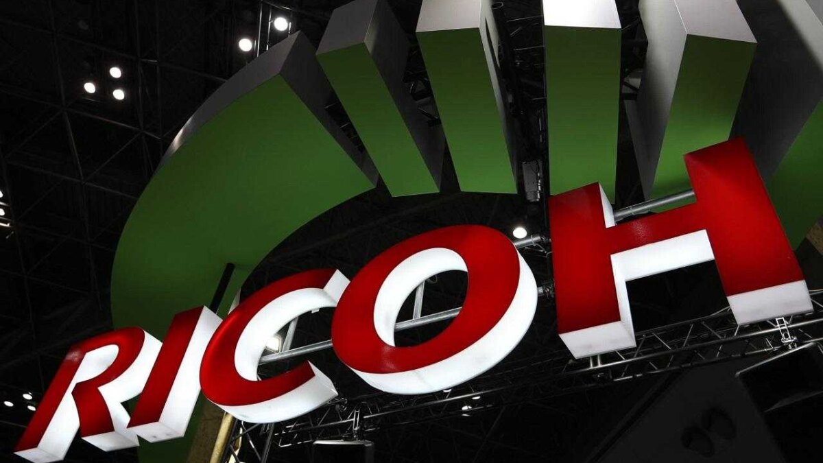 Компания Ricoh представила беспроводной сенсорный дисплей для смартфонов Ricoh Portable Monitor 150BW 2 11897095