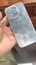 Внутренний компонент складного смартфона OPPO Find N6 с металлическими деталями