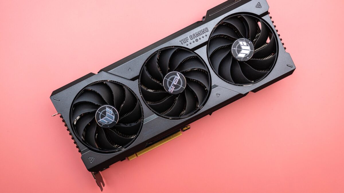 Видеокарта NVIDIA GeForce RTX 4070 с вентиляторами