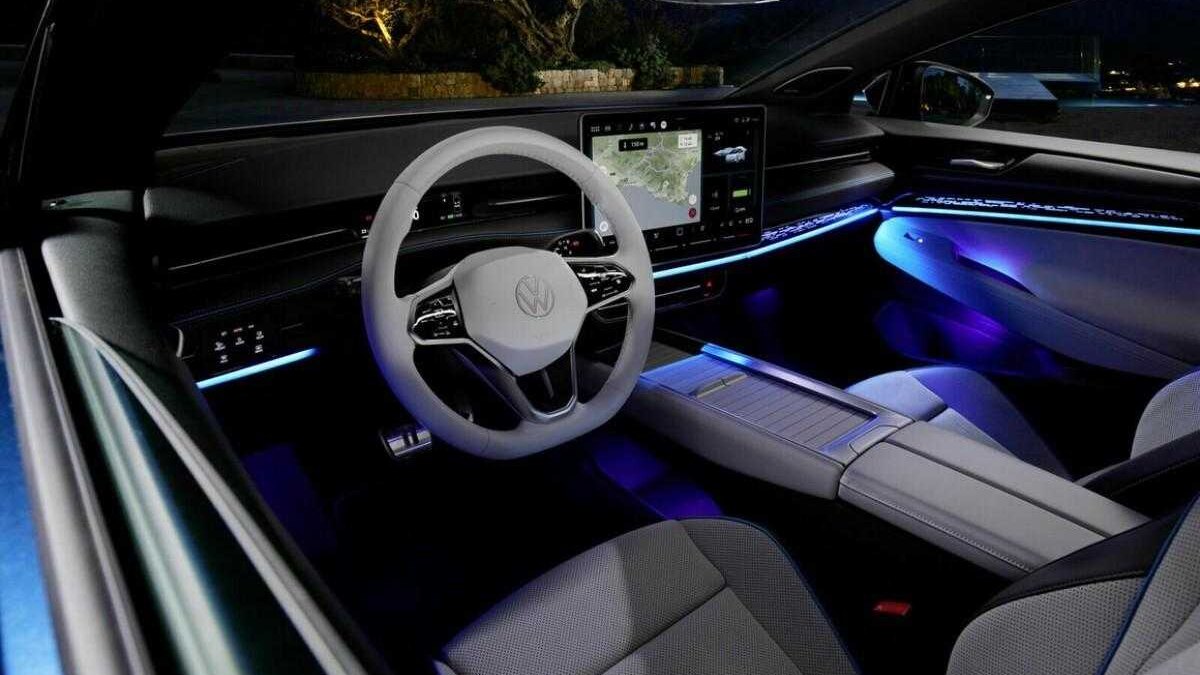 Складной iPhone с гибким дисплеем и экраном жестом