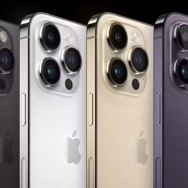 Цветные версии iPhone 16 Pro Max с тройной камерой сзади