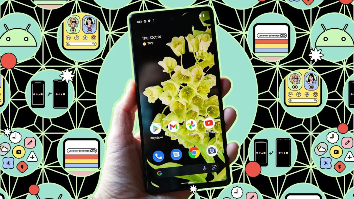 Рука держит смартфон Google Pixel с зелеными цветами на экране