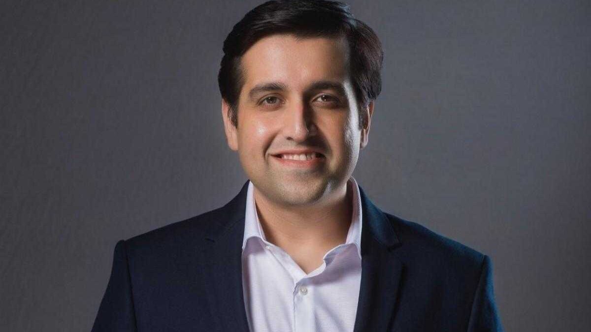 Мадхав Шет объявил об уходе из Realme 3 gsmarena 00