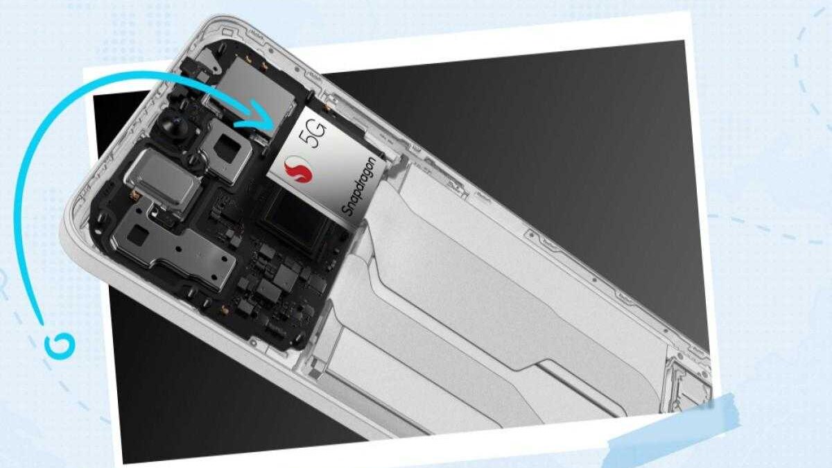 Разные цвета Oppo K14 Turbo с задней камерой