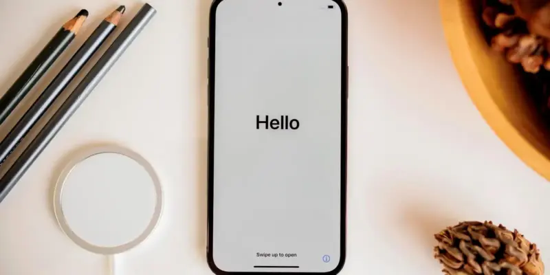Apple может убрать вырез с Mac и iPhone (iphone with no notch.jpg)