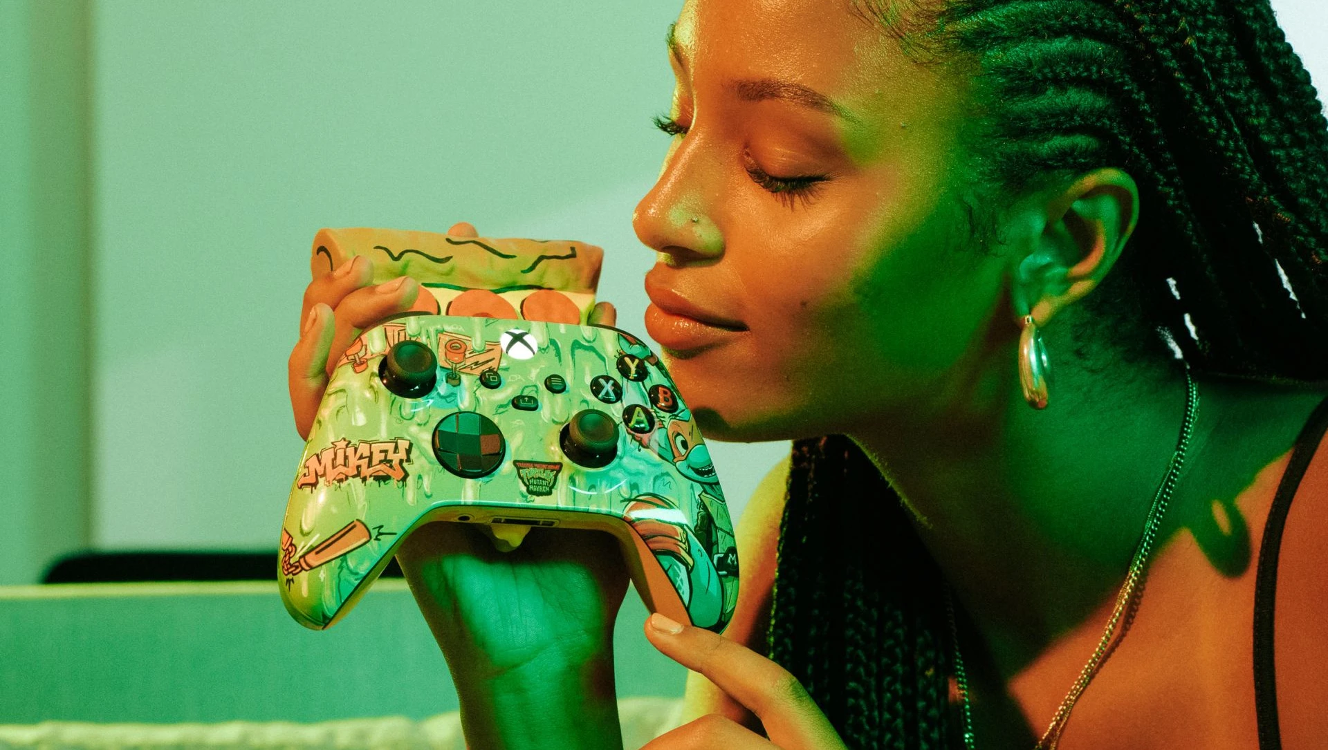 Microsoft представляет оригинальные Xbox-контроллеры с ароматом пиццы в честь Черепашек-ниндзя (4fqvjalktdoi)