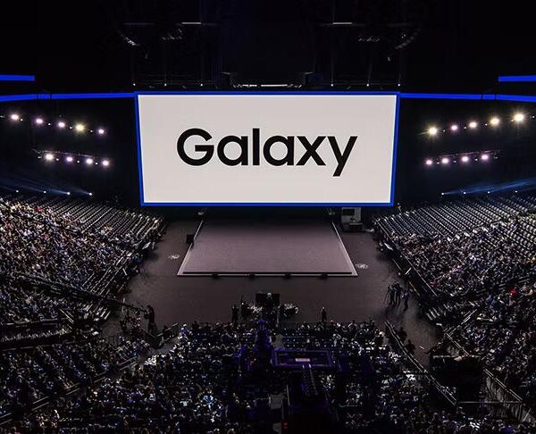Прямая трансляция Samsung Galaxy Unpacked 2023 на русском языке (galaxy unpacked crowd)