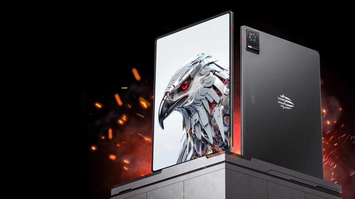 Планшет ZTE Red Magic с изображением дракона на экране
