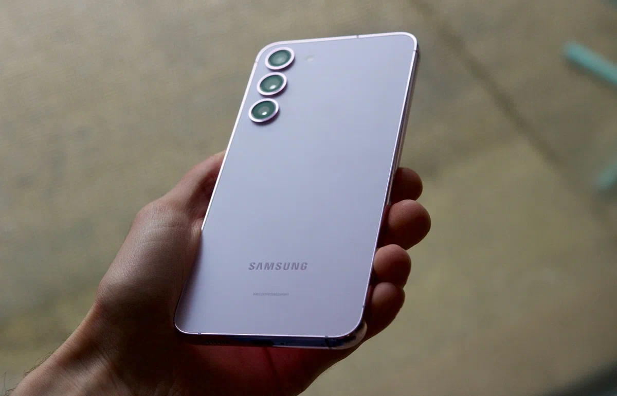 Samsung Galaxy S23 FE появился на Geekbench с Exynos 2200