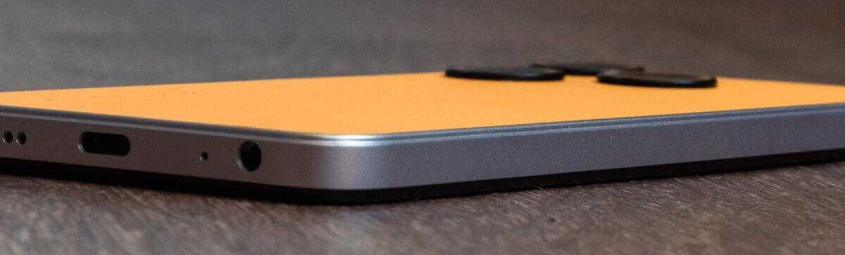 Порты и разъемы смартфона TECNO Spark 10 Magic Skin Edition сбоку