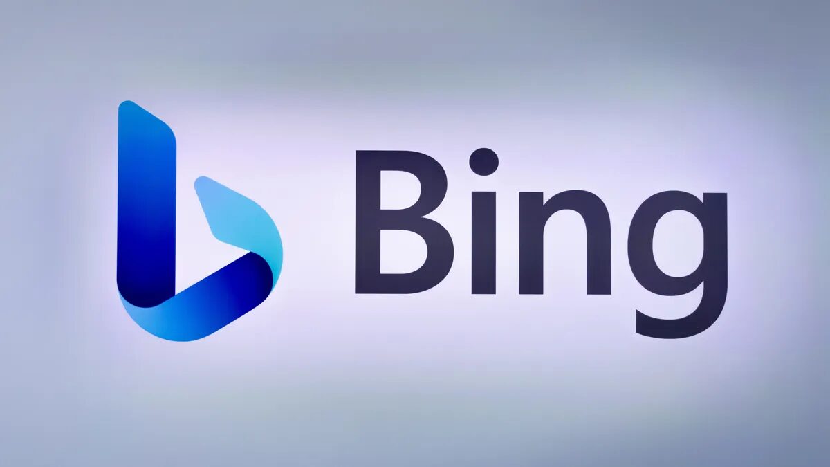 Логотип Bing с цветным значком на светлом фоне