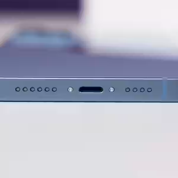 apple might bring the usb c port to older iphones