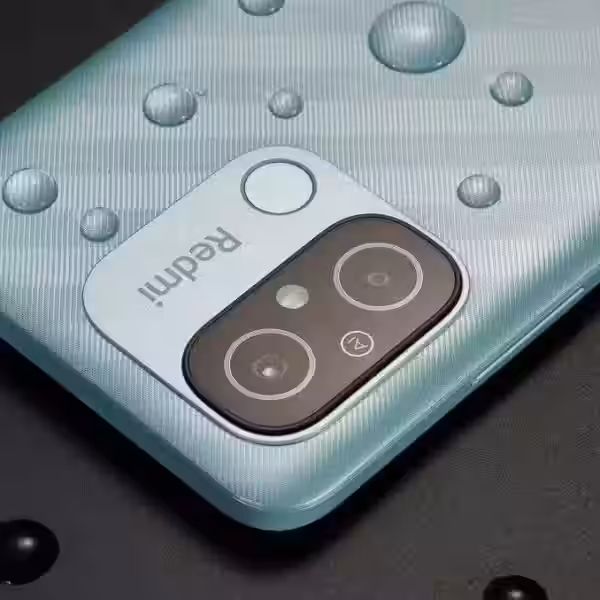 Задняя панель Redmi 13C с двойной камерой и текстурой корпуса на рендерах