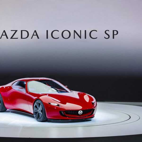 Mazda представила электрический спорткар с роторным мотором Iconic SP (19571548f9b759fb59513f0579bcb22450e9d349)