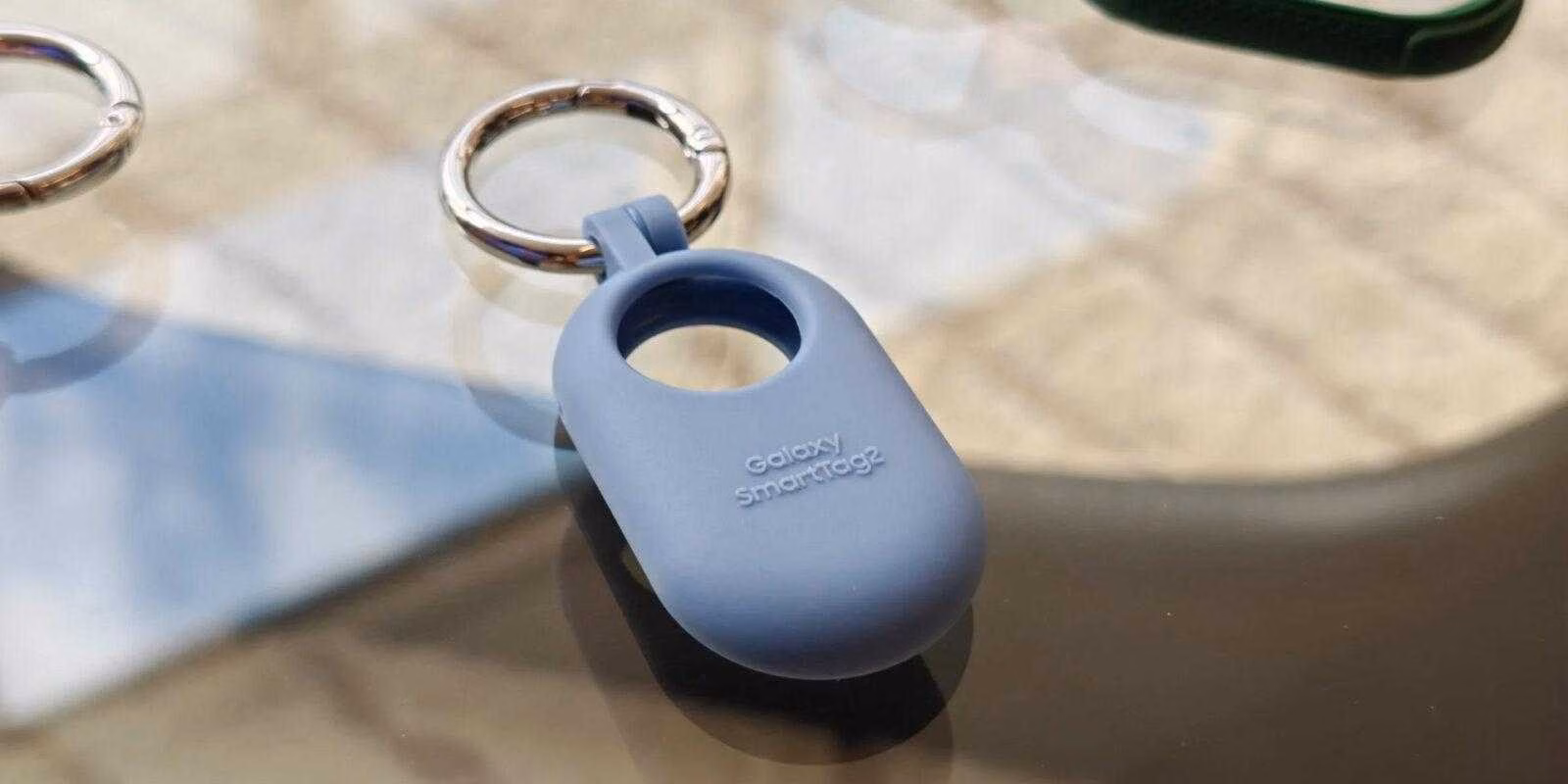 Samsung представила новый трекер Galaxy SmartTag2 3 accessoires samsung galaxy smarttag 2 kopiya 1696499789