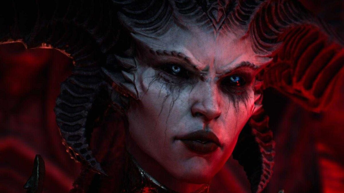 Портрет женского персонажа Diablo IV с рогами и кровавым макияжем
