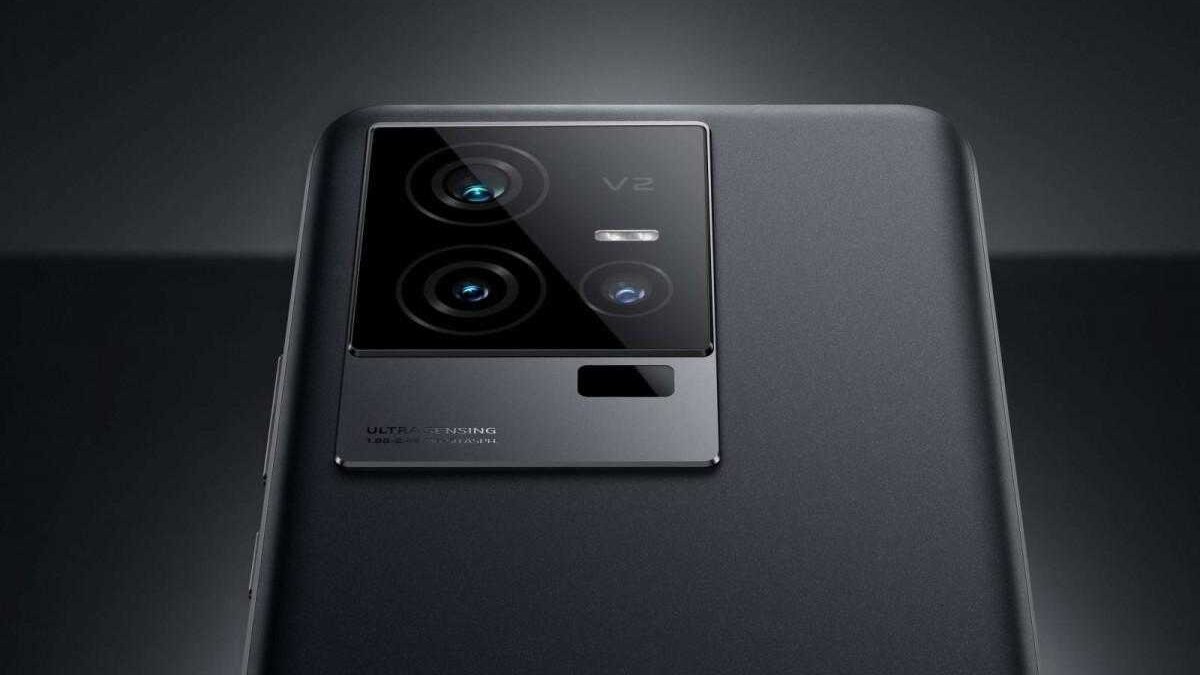 vivo iQOO 12 получит 64-Мп телекамеру