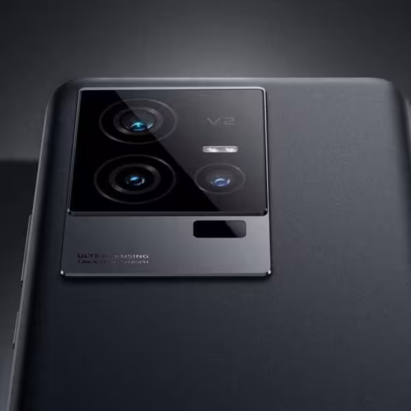 vivo iQOO 12 получит 64-Мп телекамеру