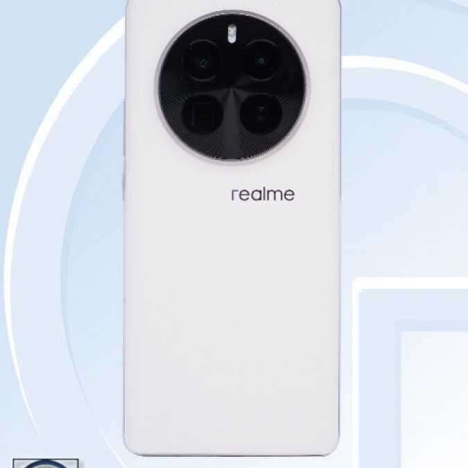 Задняя сторона смартфона Realme GT5 Pro с крупной камерой