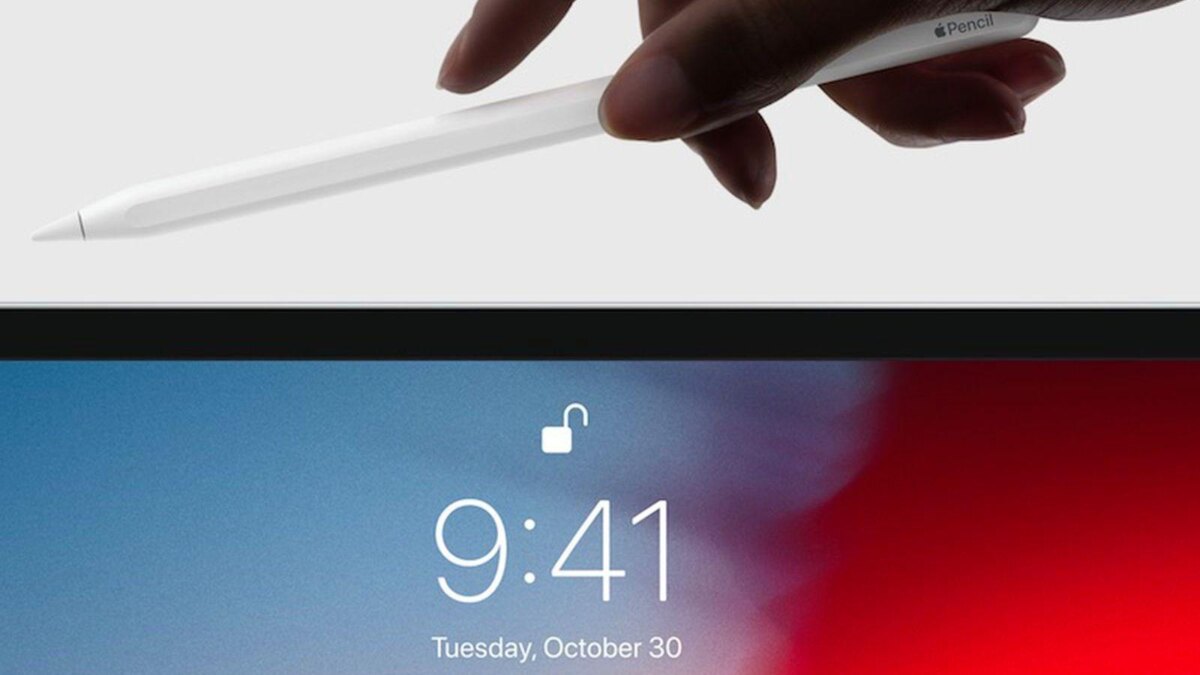Экранированный iPad с открытой клавиатурой и стилусом Apple Pencil 3