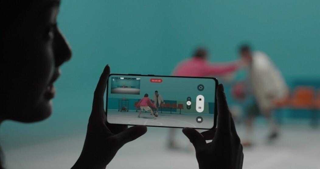 Съемка на смартфон Samsung Galaxy S24 Ultra на сцене