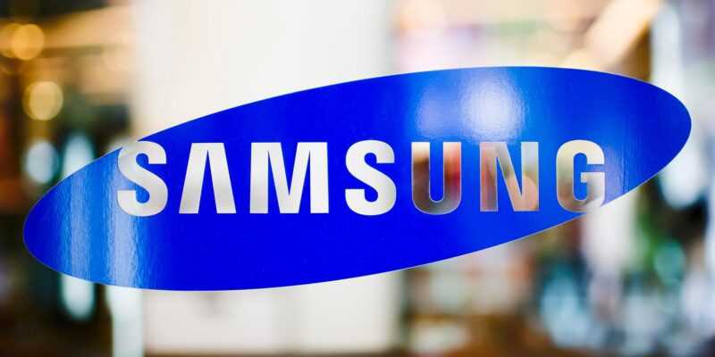 Samsung разработал телевизор, который никогда не бликует (samsung logo 2016 billboard 1548)