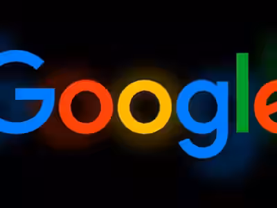 Логотип Google с яркими цветами на черном фоне с эффектом свечения