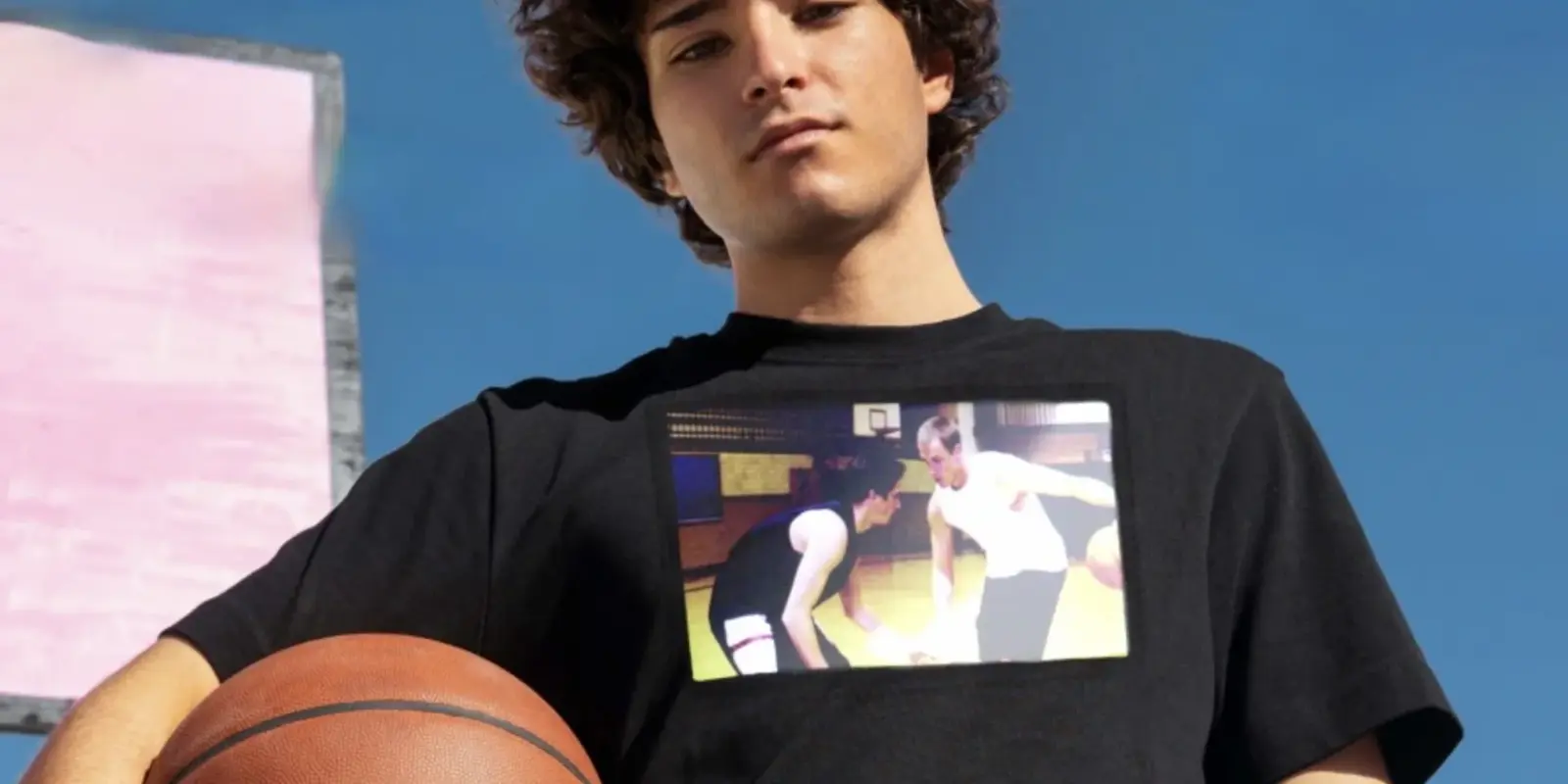 Представлена футболка со встроенным экраном — T-Shirt TV 2 aqakj2gqpmevybtxkiyhedjs9nhecvgu k2u2gyhkf6q9txbw43gbsui64jmmj2jqzx2zkq wn0upwq4fvzx2q r7je