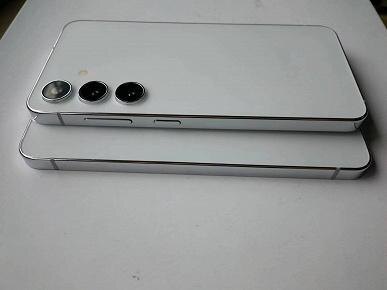 Два смартфона Samsung Galaxy S24 и S24+ с тремя камерами сверху