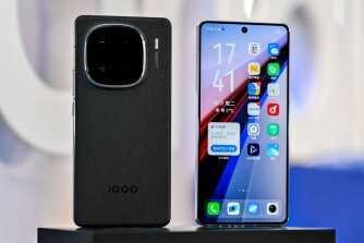 Смартфон Redmi K100 Pro Max с четырьмя камерами и дисплеем с узким рамками