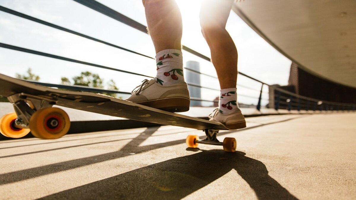 Corsair Longboards представила электрический лонгборд F4U 3 longboard dance