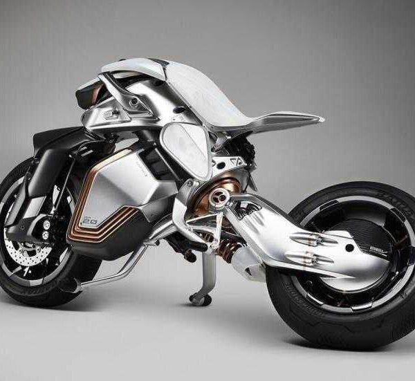 Yamaha представила "живой" электрический мотоцикл MOTOROiD 2 (scale 1200 2)