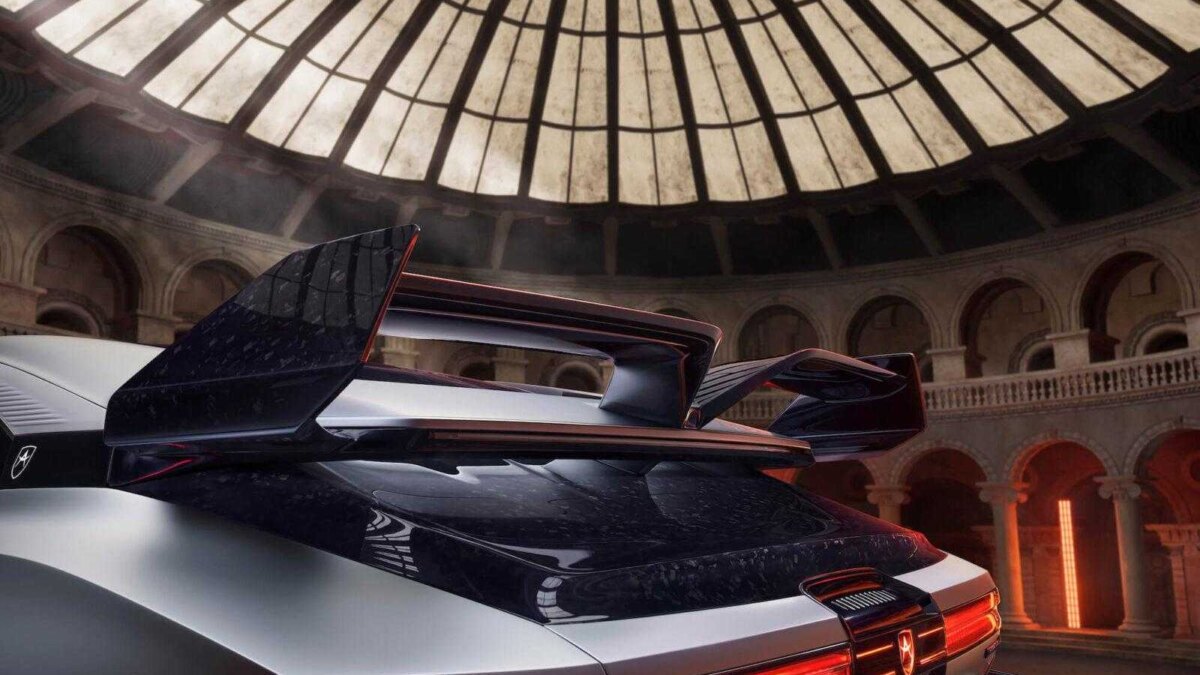 Human Horizons представила «бэтмобиль» — HiPhi A 8 tail wing