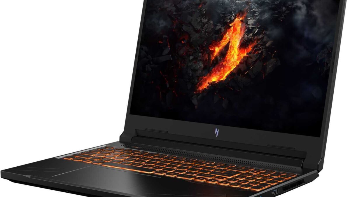 133773 acer nitro v16 ryzen 8040 1