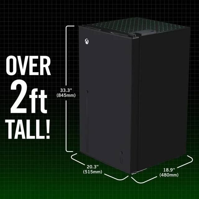 Microsoft выпустила третью версию холодильника в стиле Xbox Series X 6 photo 2023 12 05 16 11 51