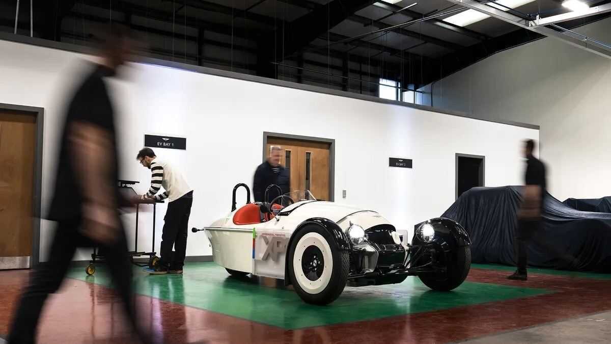 Morgan представил ретро электромобиль XP-1 в духе 1930-х 4 photo 2023 12 07 09 29 02