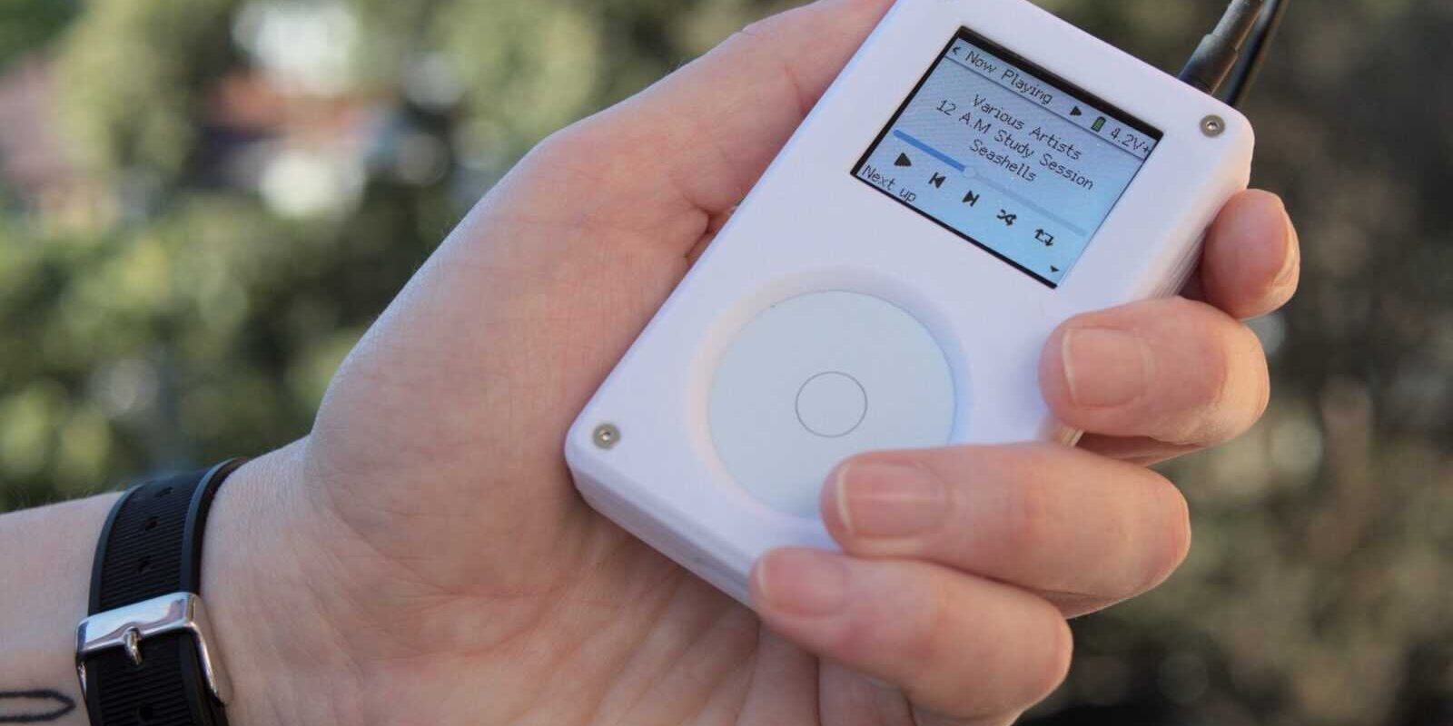 Показан аудиоплеер Tangara — «реинкарнация» iPod Classic 4 tangara outside