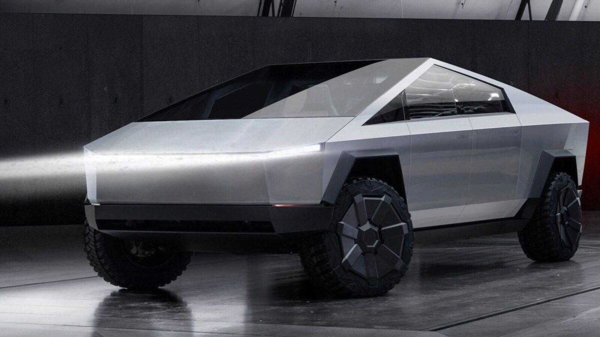 Tesla Cybertruck впервые попал в аварию со смертельным исходом 2 tesla cybertruck