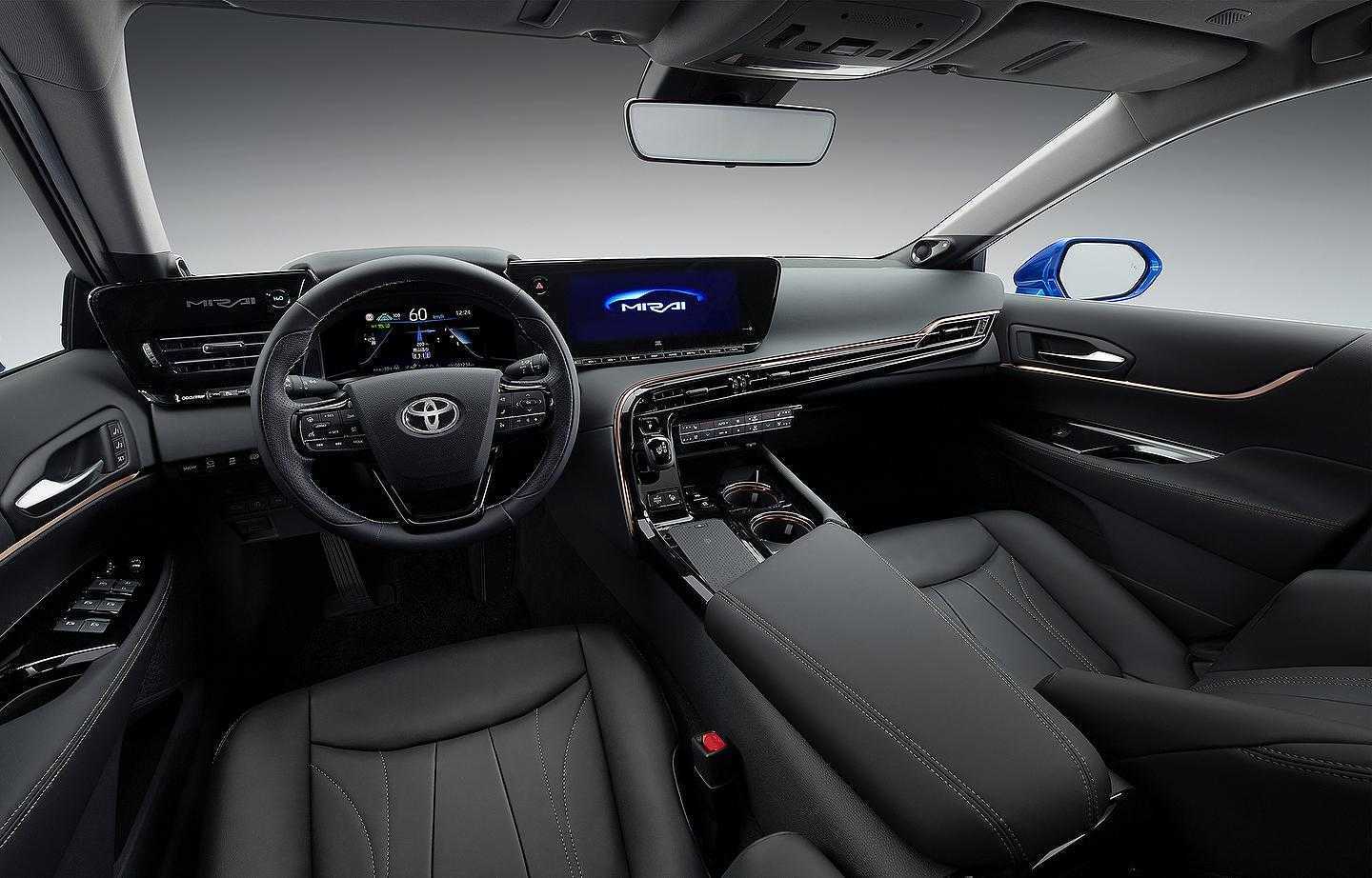 Toyota презентовала обновленную версию седана Mirai (toyota mirai 2)