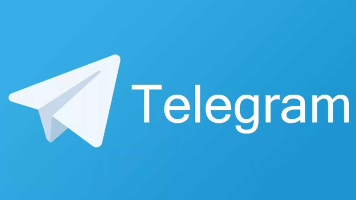 Логотип Telegram с бумажным самолетом на голубом фоне