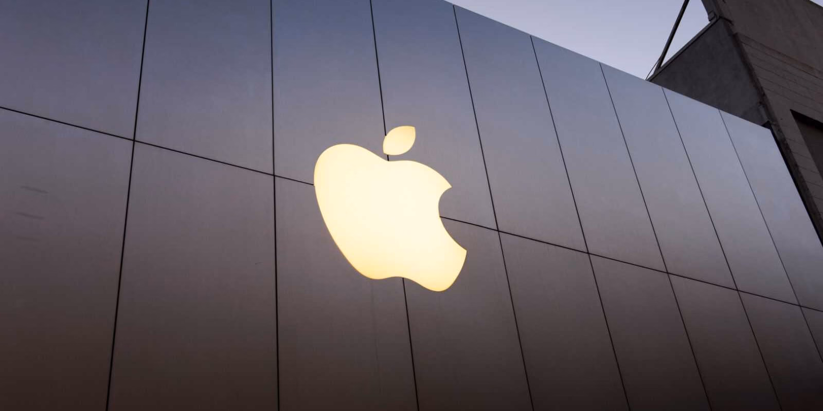 Apple запатентовала смартфон-слайдер с выдвижным дисплеем 3 416173 o