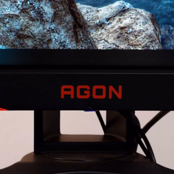 aoc agon monitor review frontlogo 1